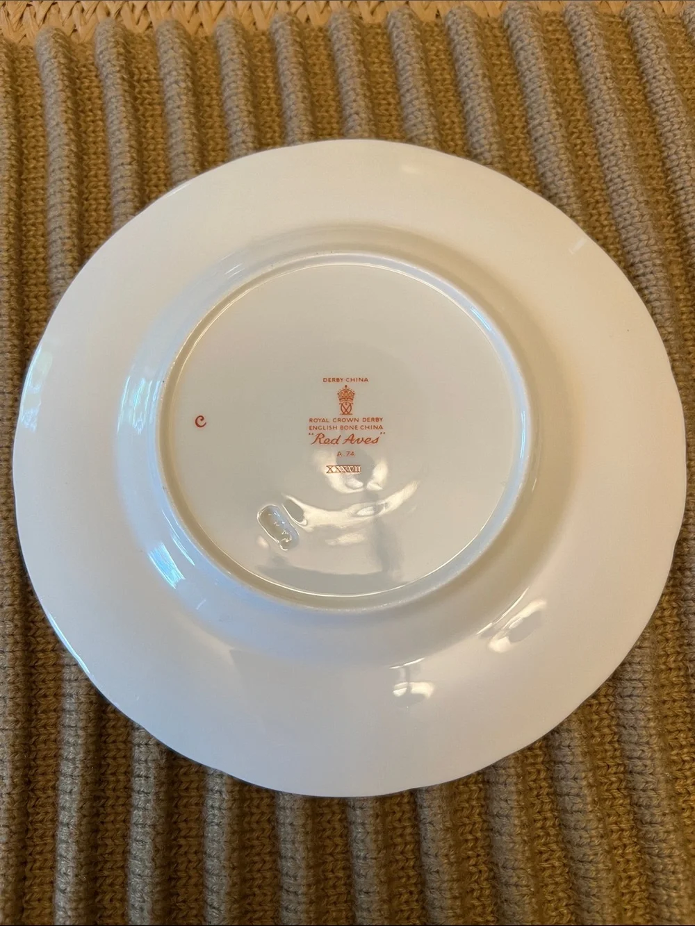Royal Crown Derby English Bone China Red Aves. Set of 6.